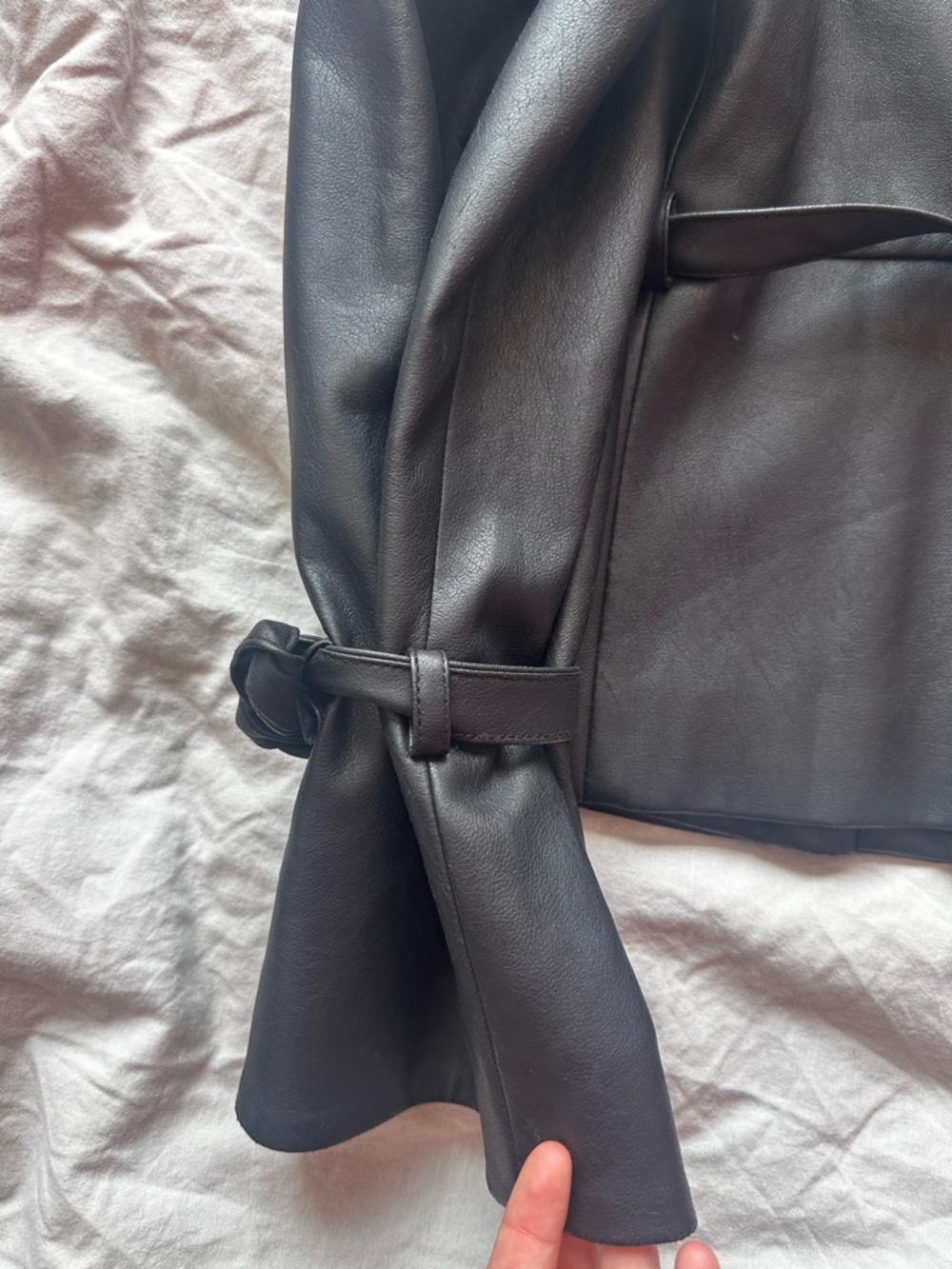 BCBGMAXAZRIA Black Faux Leather Pleated Sleeve Jacket Peplum Tie Waist S - Picture 14 of 15